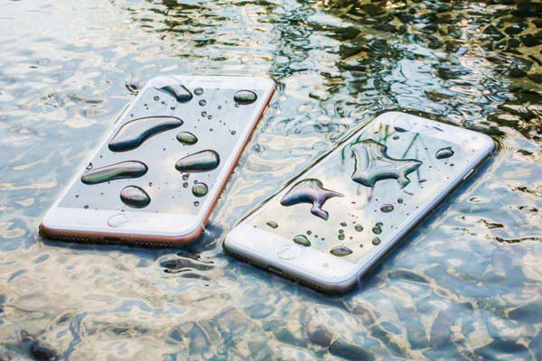 iPhone 6 Plus và 6S Plus đều không chống nước