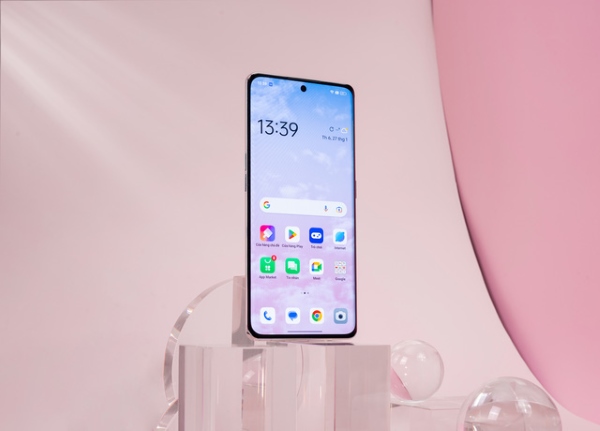 OPPO Reno8 T 5G sử dụng tấm nền AMOLED