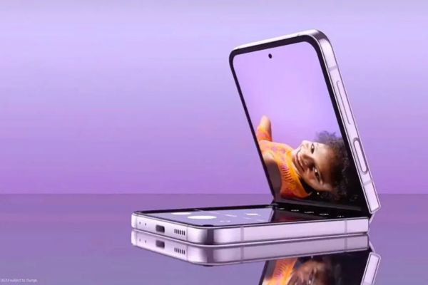 Samsung Galaxy Z Flip6 được trang bị hai màn hình với thông số kỹ thuật ấn tượng