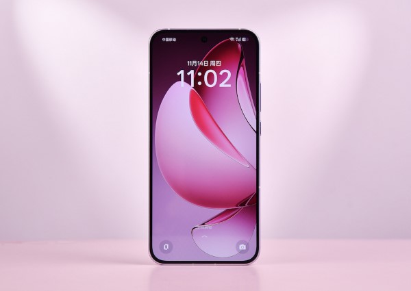 Camera trước của OPPO Reno13 F sở hữu độ phân giải 32MP 