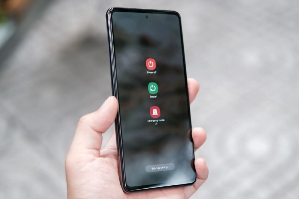 Tắt nguồn máy và vào Recovery Mode