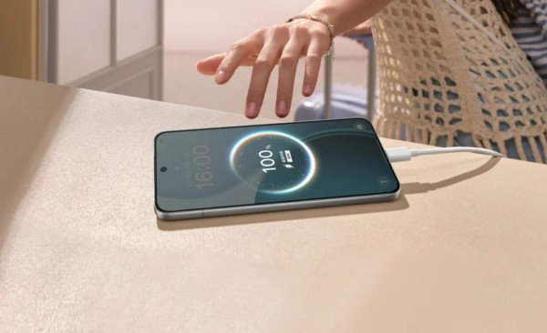 Oppo Reno14 với viên pin lớn 6000mAh và sạc nhanh có dây công suất 80W
