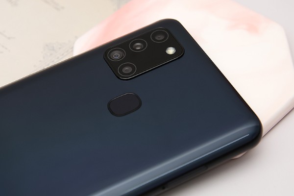 Samsung Galaxy A21S sở hữu cụm 4 camera sau chất lượng cao