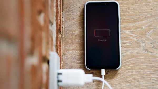 Dấu hiệu iPhone chạy chậm, nóng bất thường hay pin tụt nhanh