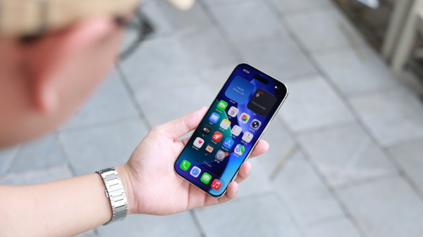 iPhone đang kết nối với tai nghe Bluetooth hoặc các thiết bị âm thanh khác