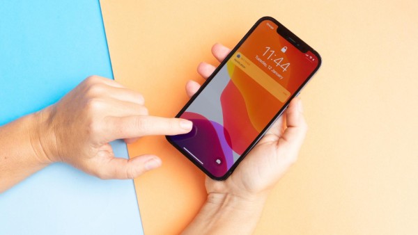 Do đang bật công tắc im lặng trên cạnh iPhone