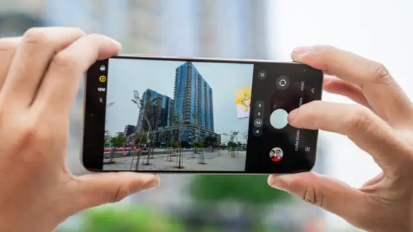 Galaxy S26 5G sở hữu camera chính 50MP và camera tele 12MP zoom quang 3x