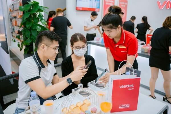 Chính sách bảo hành khi mua điện thoại Samsung chính hãng tại Viettel Store