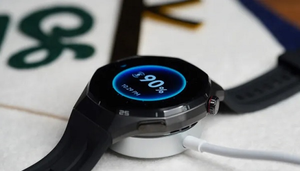 Pin và thời gian sử dụng là lợi thế lớn của Huawei Watch GT 6 Pro
