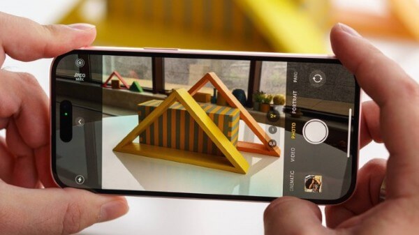 Camera selfie 12MP cho chất lượng ảnh tốt