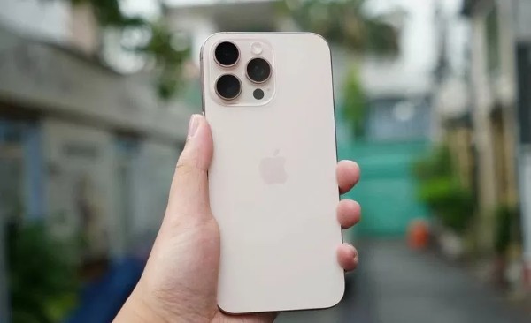 Đối tượng người dùng nên chọn mua iPhone 16 Pro Max