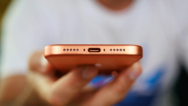 iPhone 17 Pro hỗ trợ sạc nhanh có dây và không dây MagSafe