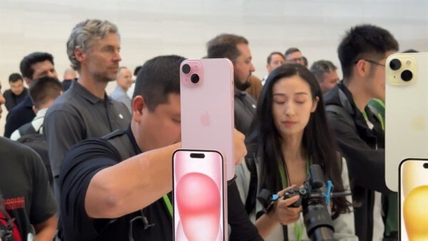 Phiên bản iPhone 15 Plus có giá cao hơn so với iPhone 15 tới vài triệu đồng