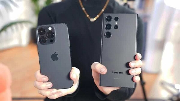 So sánh giá bán điện thoại iPhone và Samsung