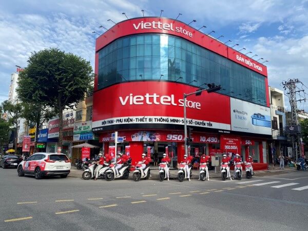 Chọn mua smartphone chính hãng tại Viettel Store