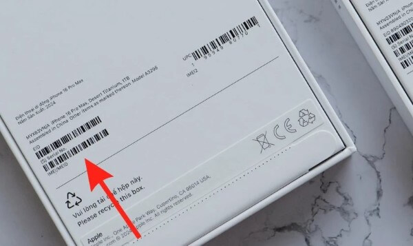 Kiểm tra iPhone chính hãng VN/A thường có tem phân phối và nhãn phụ tiếng Việt